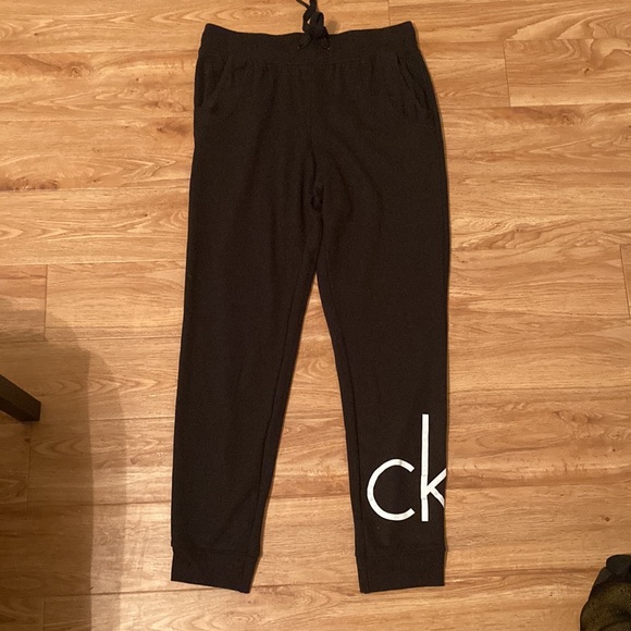 Calvin Klein joggers - Picture 2 of 5
